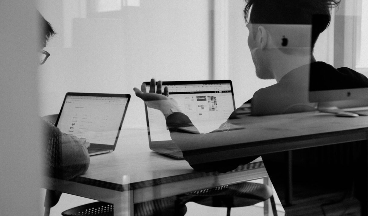 Essential Roles Digital Agency Owners Should Outsource on Fiverr for Maximum Efficiency